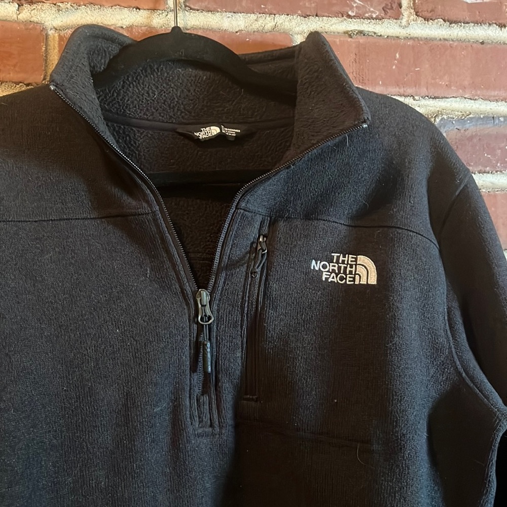 The North Face Mens Half Zip black pullover